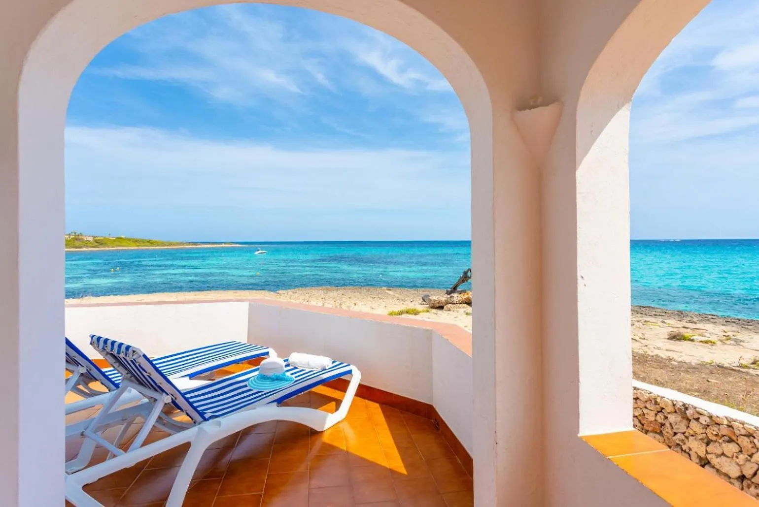 Voramar Waterfront Villa Sant Lluis 0*,